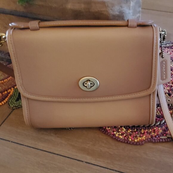 Coach Kip Turnlock Crossbody C3486 in Natural - Picture 1 of 8